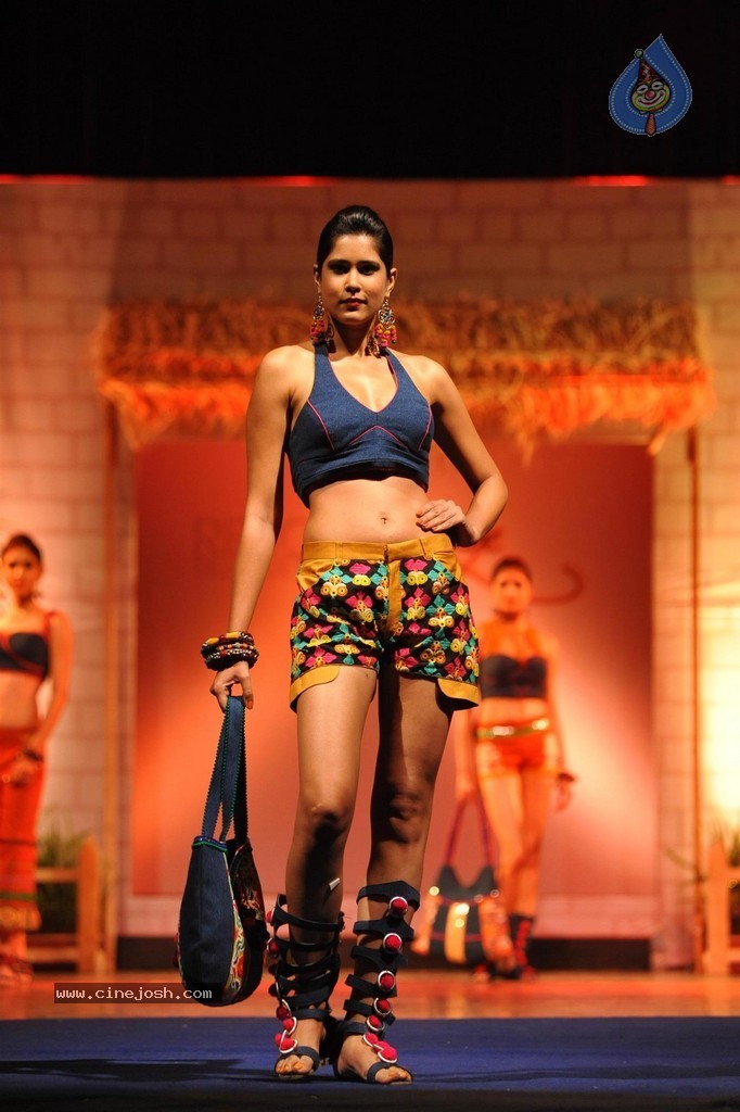 The Resort Rampage Silhouettes 2014 Fashion Show - 26 / 98 photos