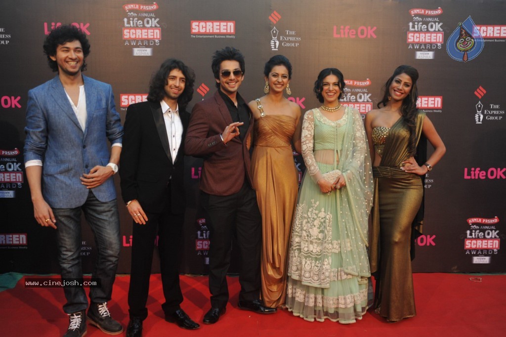 Top Bolly Celebs at 20th Annual Life OK Screen Awards - 24 / 136 photos
