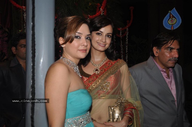 Top Bolly Celebs at Laila Khan's Wedding Reception - 55 / 56 photos