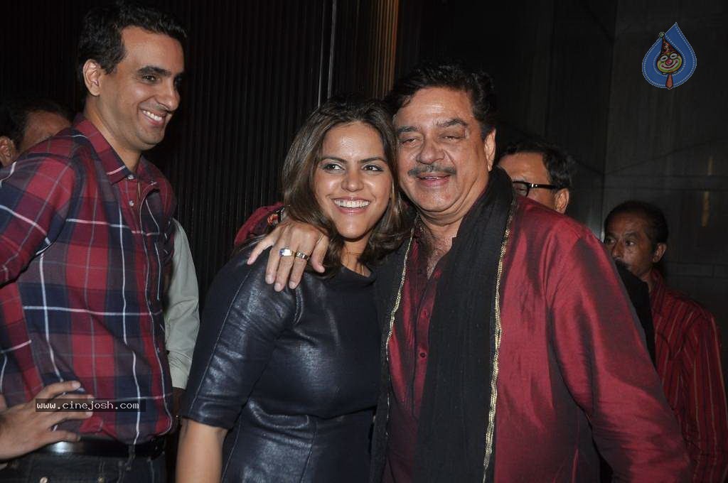 Top Bolly Celebs at Subhash Ghai Party - 18 / 142 photos