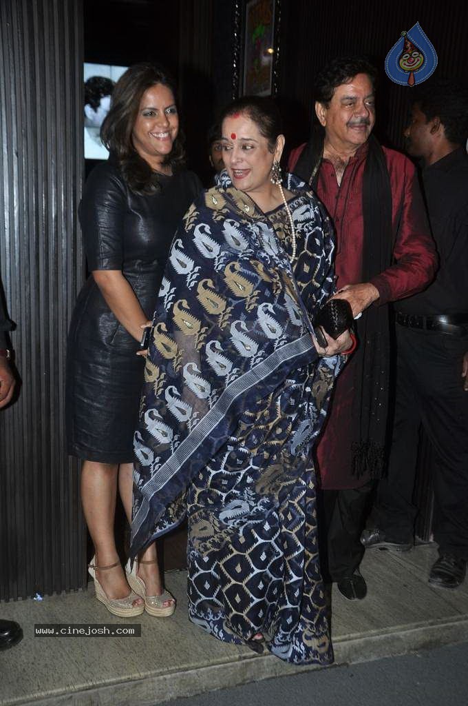 Top Bolly Celebs at Subhash Ghai Party - 26 / 142 photos