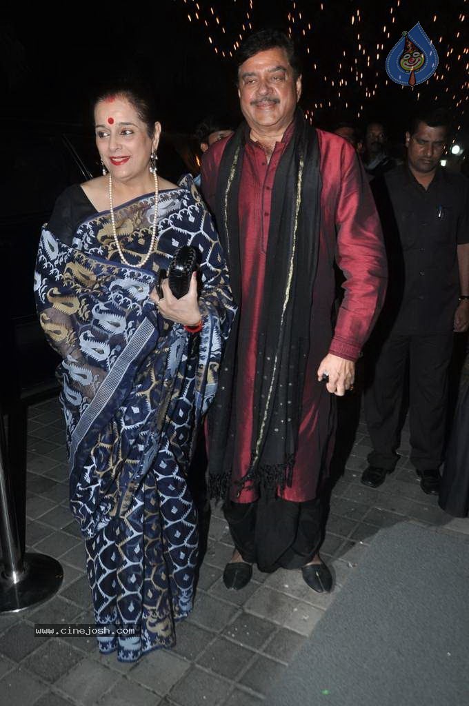 Top Bolly Celebs at Subhash Ghai Party - 29 / 142 photos