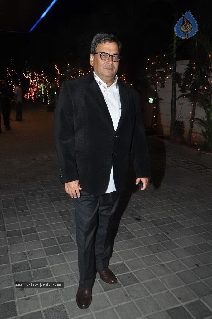 Top Bolly Celebs at Subhash Ghai Party - 68 / 142 photos
