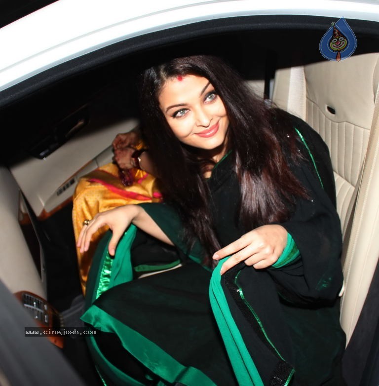 Top Bolly Celebs at Subhash Ghai Party - 88 / 142 photos