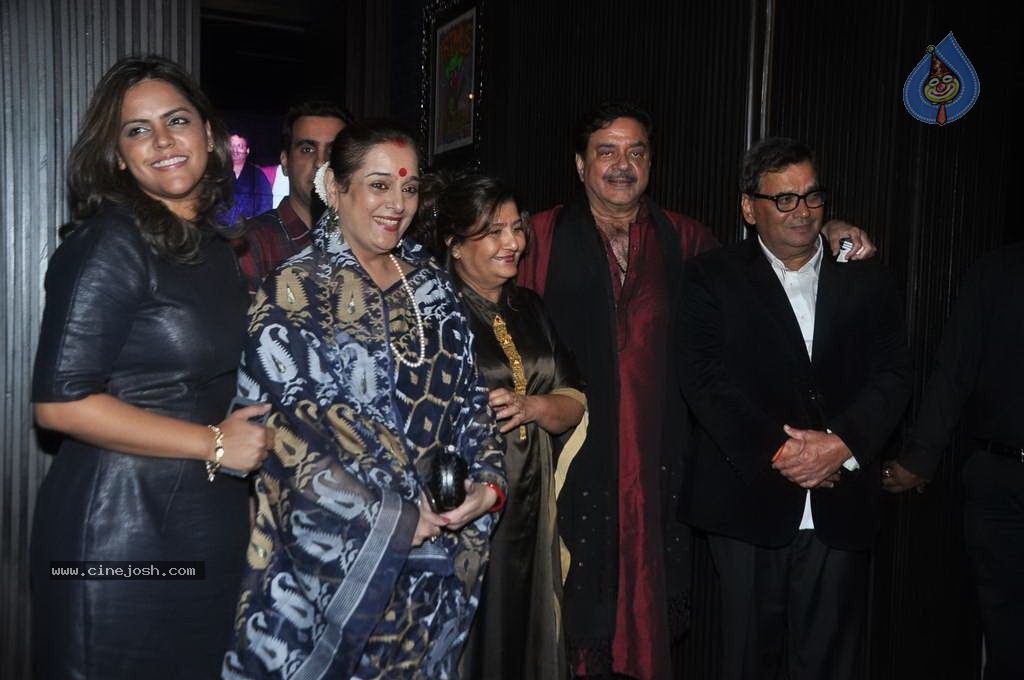 Top Bolly Celebs at Subhash Ghai Party - 125 / 142 photos
