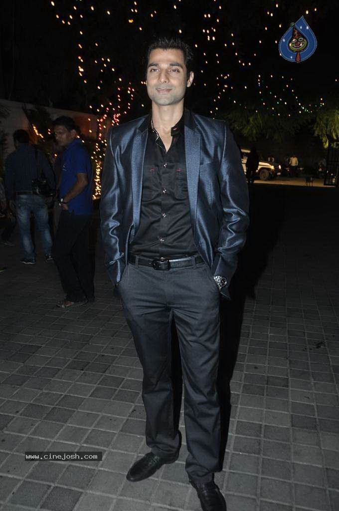 Top Bolly Celebs at Subhash Ghai Party - 131 / 142 photos