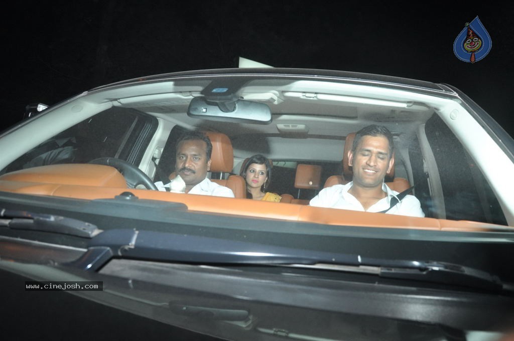 Top Bolly n Cricket Stars at Sachin Tendulkar Party - 23 / 152 photos