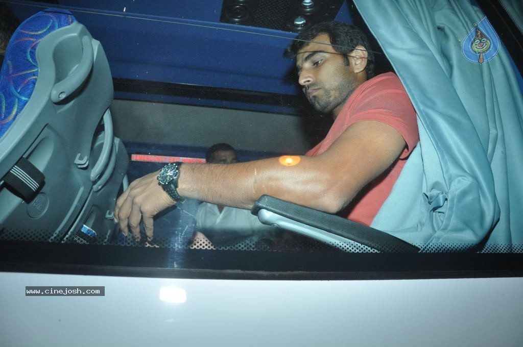 Top Bolly n Cricket Stars at Sachin Tendulkar Party - 30 / 152 photos