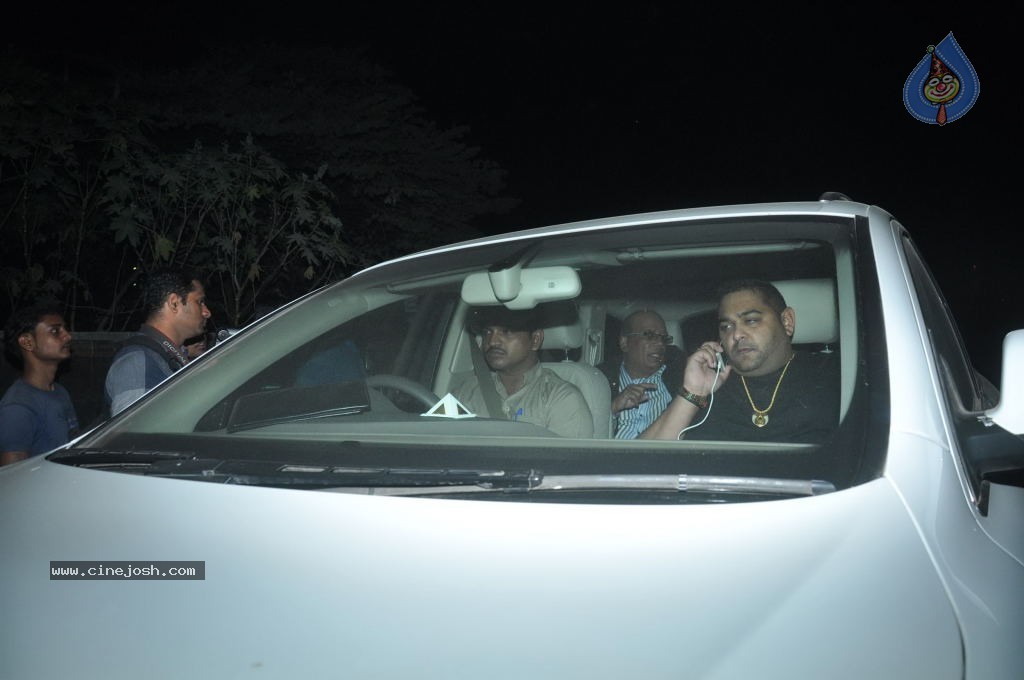 Top Bolly n Cricket Stars at Sachin Tendulkar Party - 31 / 152 photos