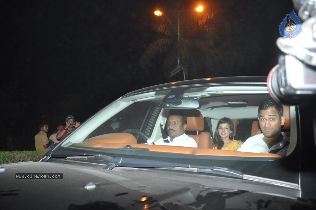 Top Bolly n Cricket Stars at Sachin Tendulkar Party - 34 / 152 photos