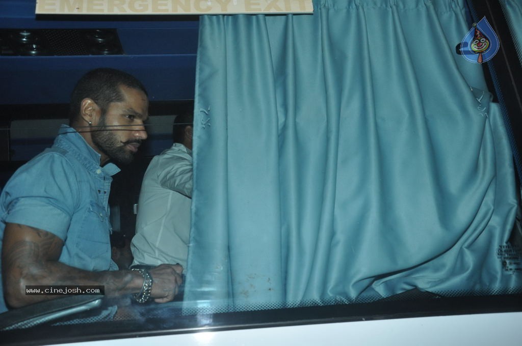 Top Bolly n Cricket Stars at Sachin Tendulkar Party - 38 / 152 photos