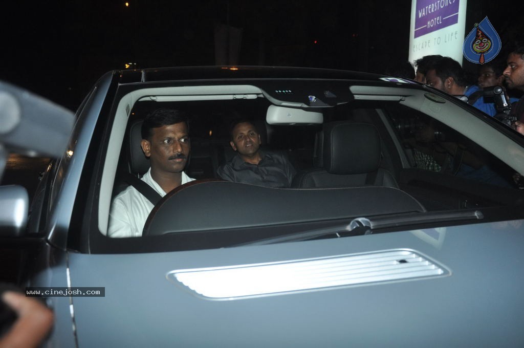 Top Bolly n Cricket Stars at Sachin Tendulkar Party - 41 / 152 photos