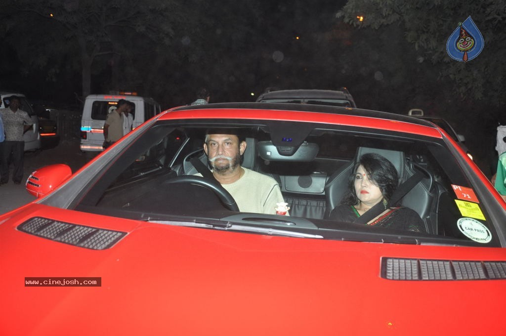 Top Bolly n Cricket Stars at Sachin Tendulkar Party - 63 / 152 photos