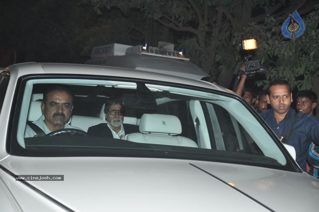 Top Bolly n Cricket Stars at Sachin Tendulkar Party - 67 / 152 photos