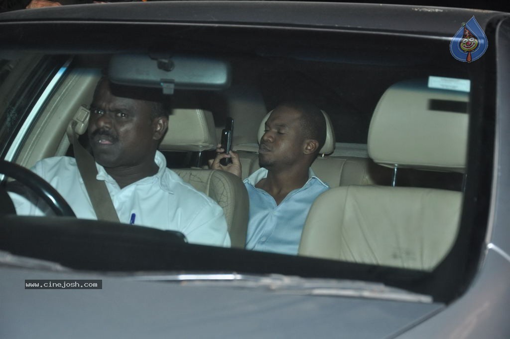Top Bolly n Cricket Stars at Sachin Tendulkar Party - 88 / 152 photos