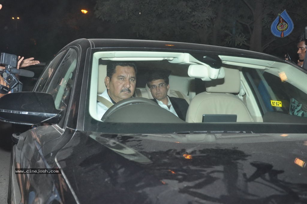 Top Bolly n Cricket Stars at Sachin Tendulkar Party - 98 / 152 photos