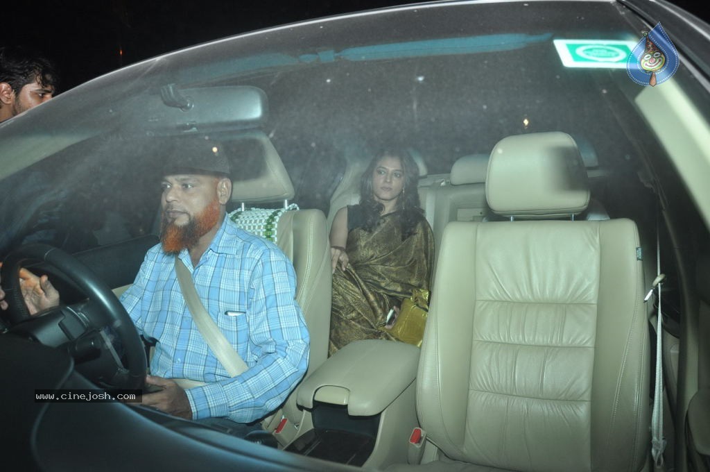 Top Bolly n Cricket Stars at Sachin Tendulkar Party - 129 / 152 photos