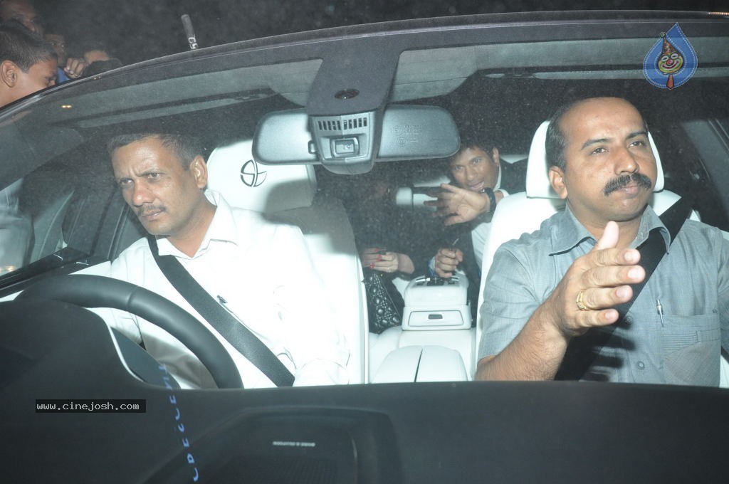 Top Bolly n Cricket Stars at Sachin Tendulkar Party - 134 / 152 photos
