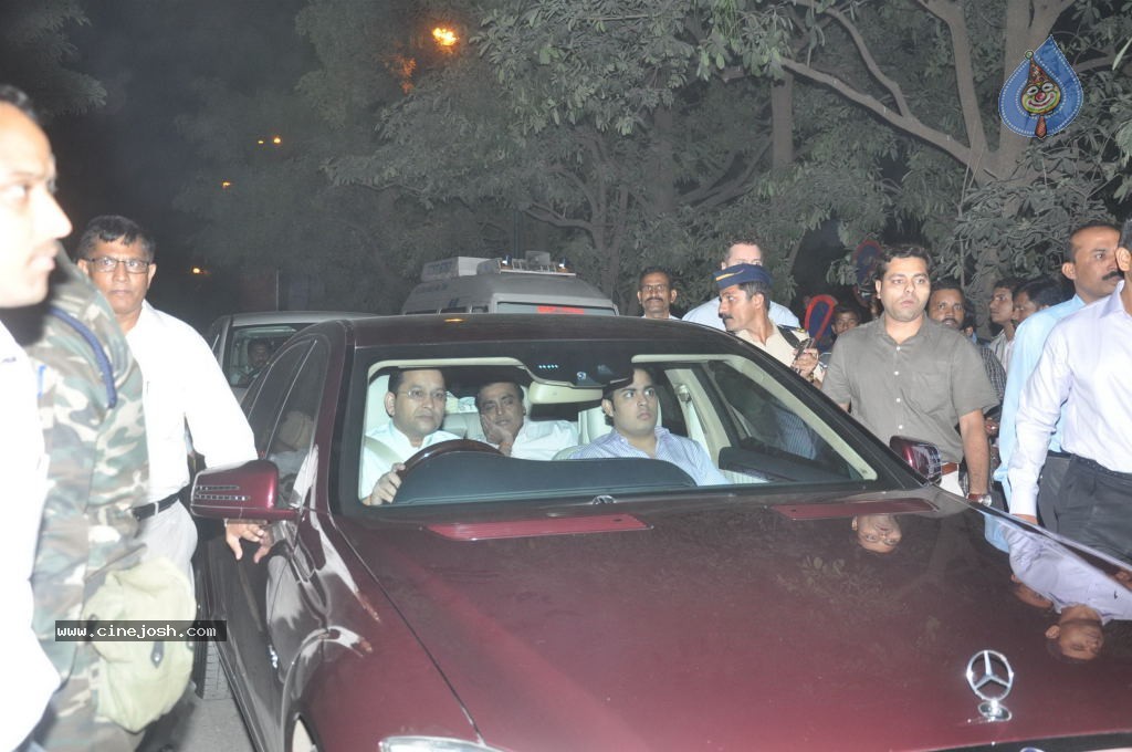 Top Bolly n Cricket Stars at Sachin Tendulkar Party - 135 / 152 photos