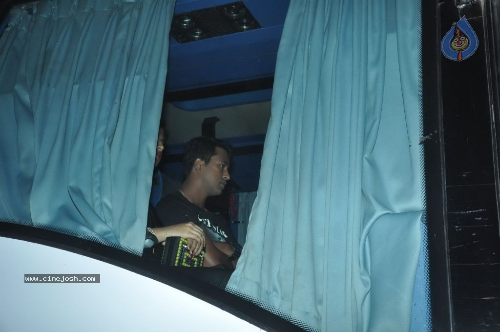 Top Bolly n Cricket Stars at Sachin Tendulkar Party - 137 / 152 photos