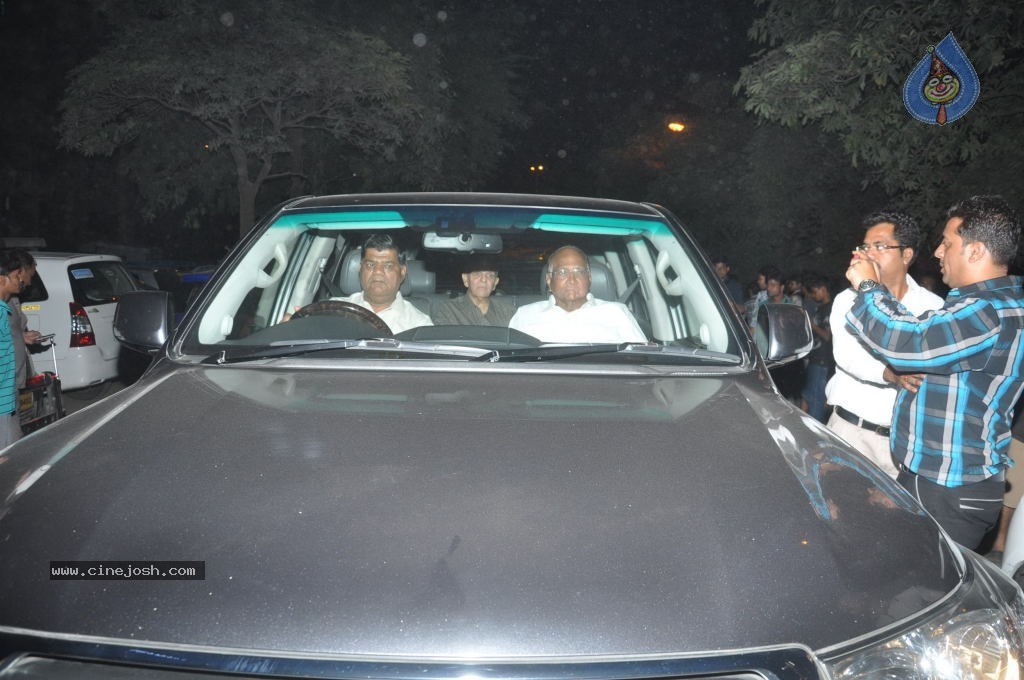 Top Bolly n Cricket Stars at Sachin Tendulkar Party - 140 / 152 photos