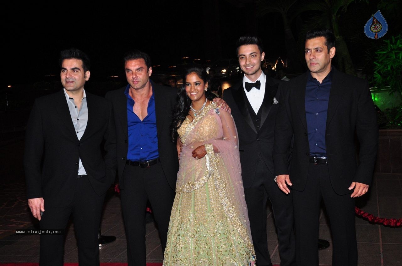 Top Celebs at Arpita Khan Wedding Reception 01 - 29 / 207 photos