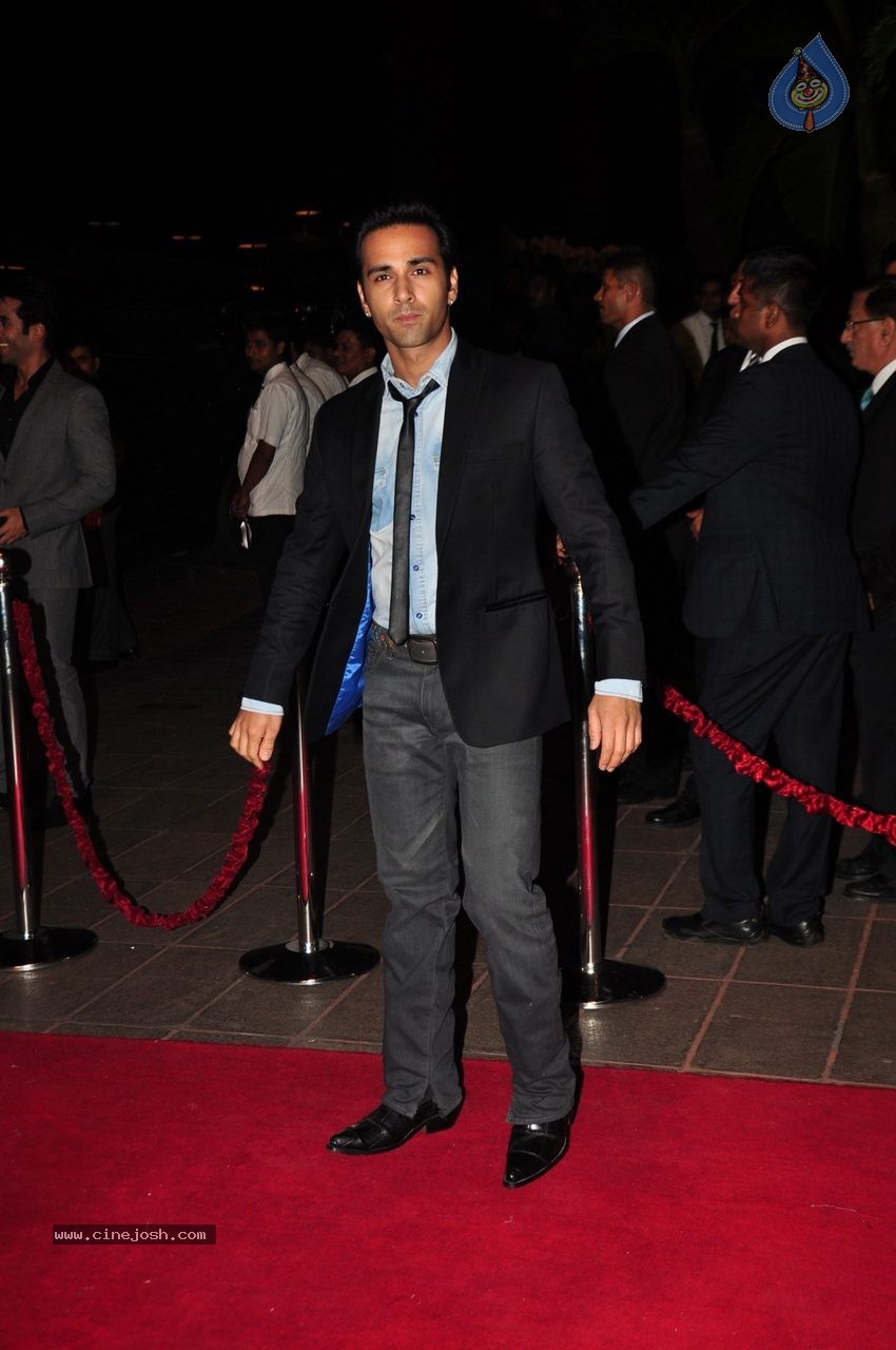 Top Celebs at Arpita Khan Wedding Reception 01 - 32 / 207 photos