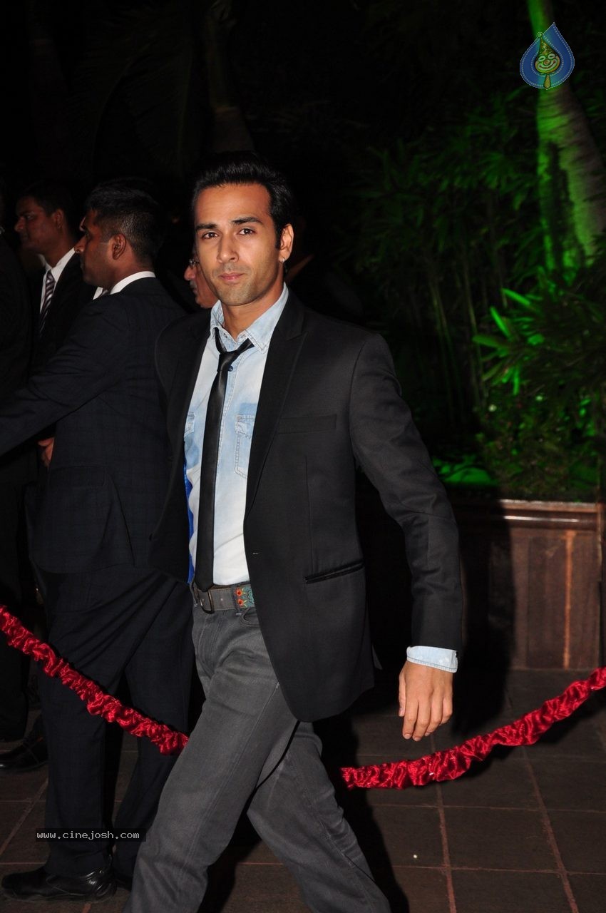 Top Celebs at Arpita Khan Wedding Reception 01 - 35 / 207 photos