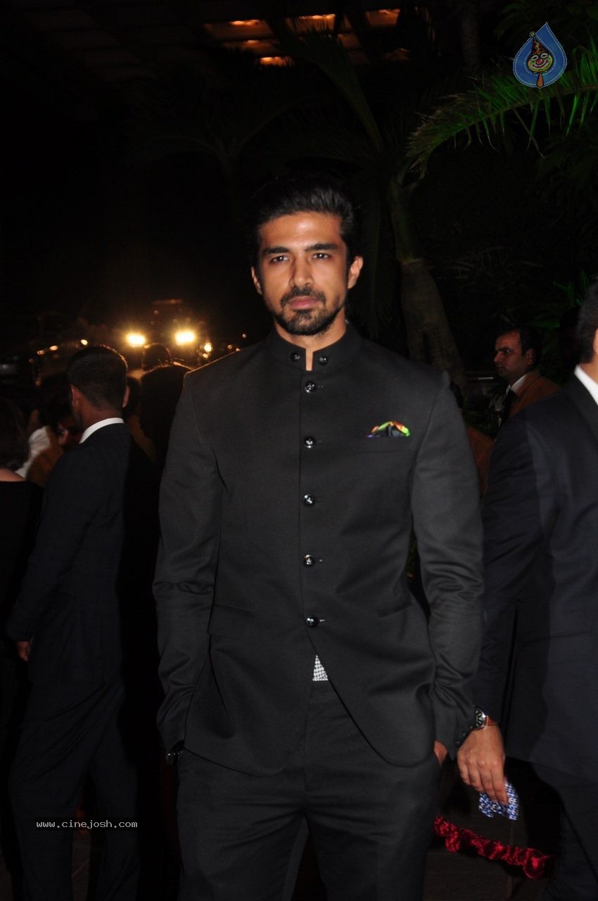 Top Celebs at Arpita Khan Wedding Reception 01 - 170 / 207 photos