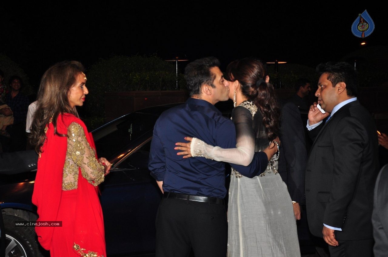 Top Celebs at Arpita Khan Wedding Reception 01 - 196 / 207 photos