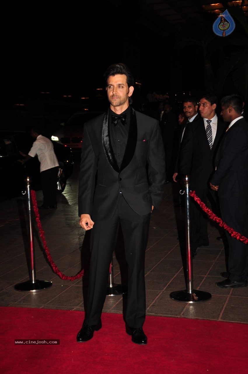 Top Celebs at Arpita Khan Wedding Reception 01 - 201 / 207 photos
