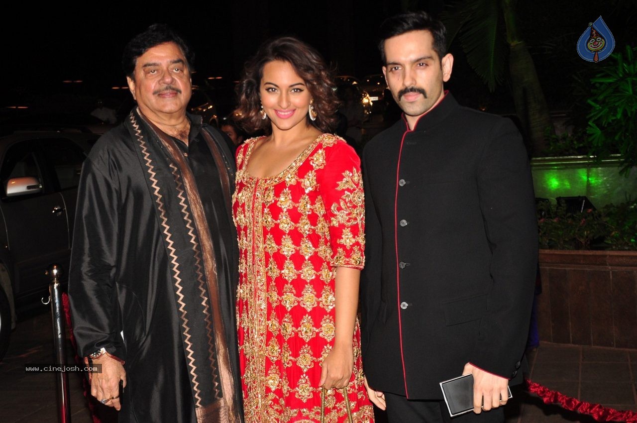 Top Celebs at Arpita Khan Wedding Reception 02 - 70 / 265 photos