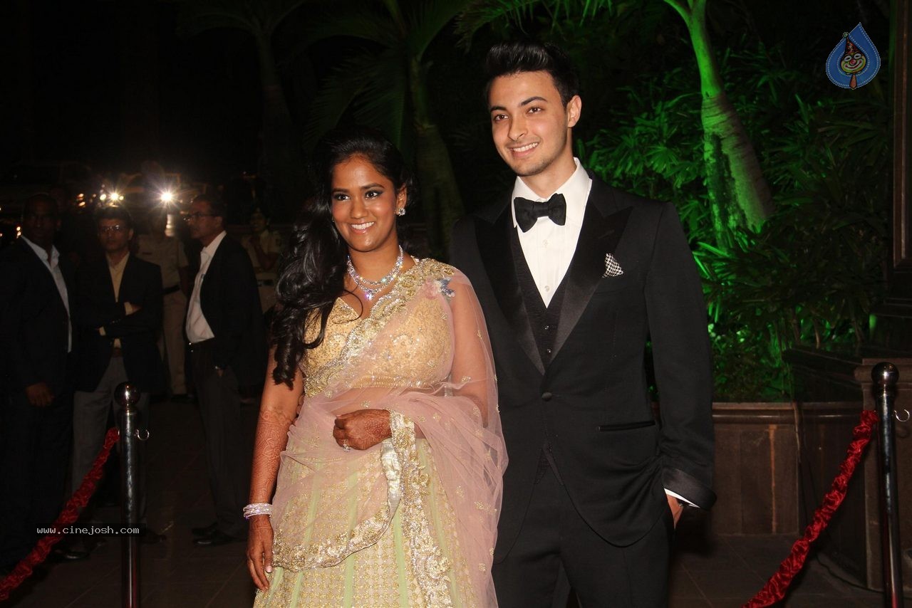 Top Celebs at Arpita Khan Wedding Reception 02 - 73 / 265 photos
