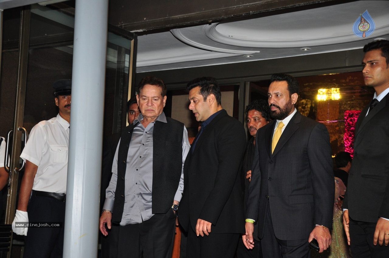 Top Celebs at Arpita Khan Wedding Reception 02 - 137 / 265 photos