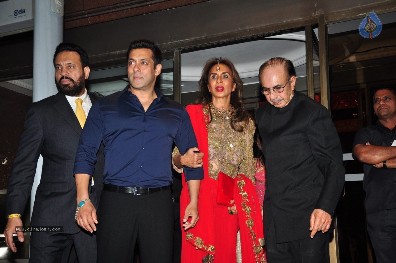 Top Celebs at Arpita Khan Wedding Reception 02 - 165 / 265 photos