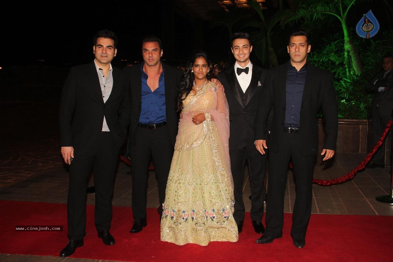 Top Celebs at Arpita Khan Wedding Reception 02 - 182 / 265 photos