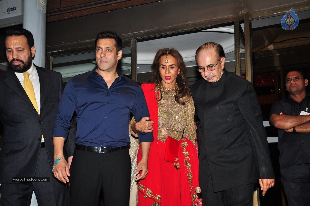 Top Celebs at Arpita Khan Wedding Reception 02 - 185 / 265 photos
