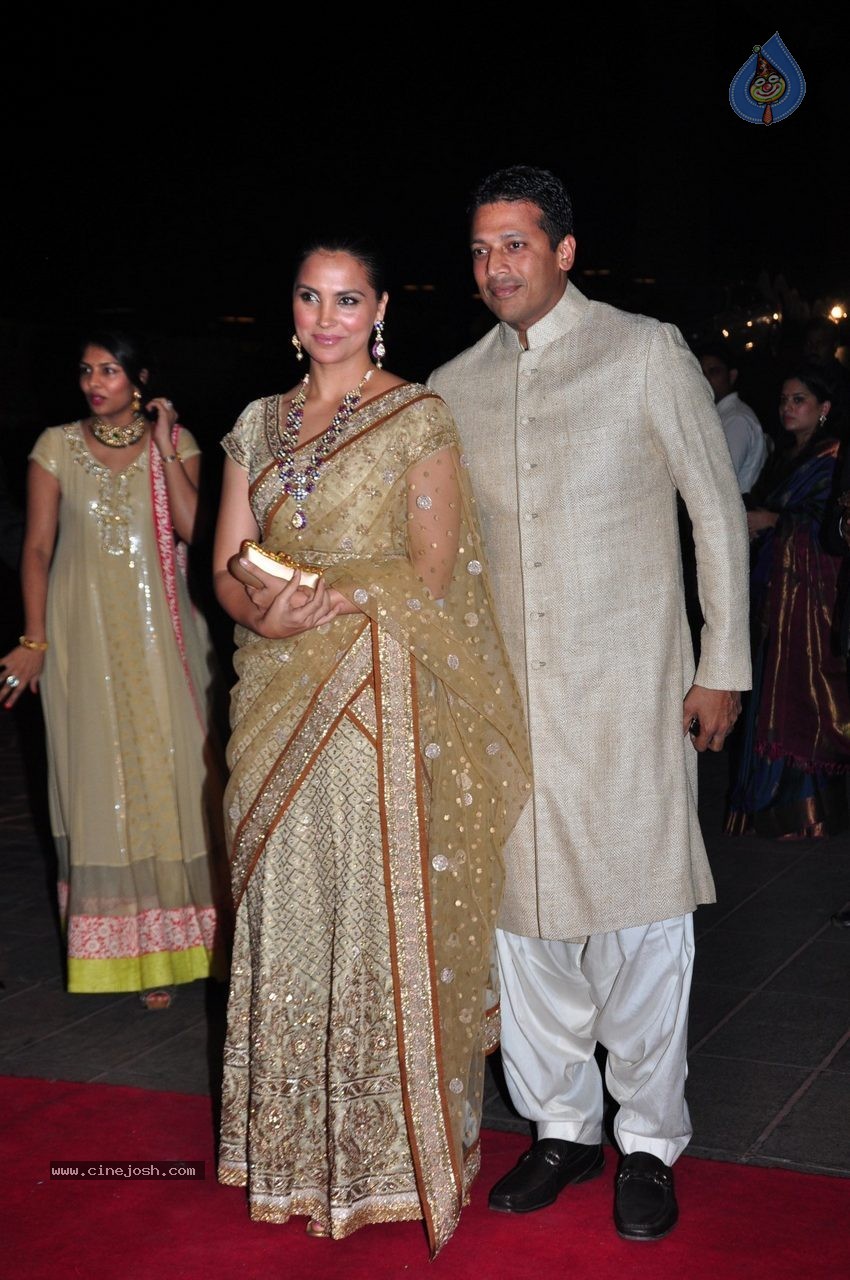 Top Celebs at Arpita Khan Wedding Reception 02 - 201 / 265 photos