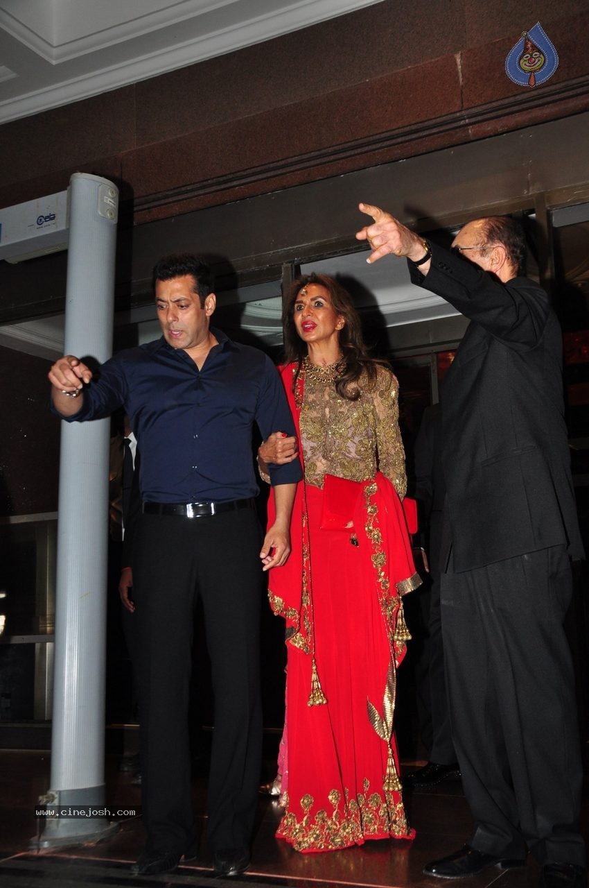 Top Celebs at Arpita Khan Wedding Reception 02 - 209 / 265 photos