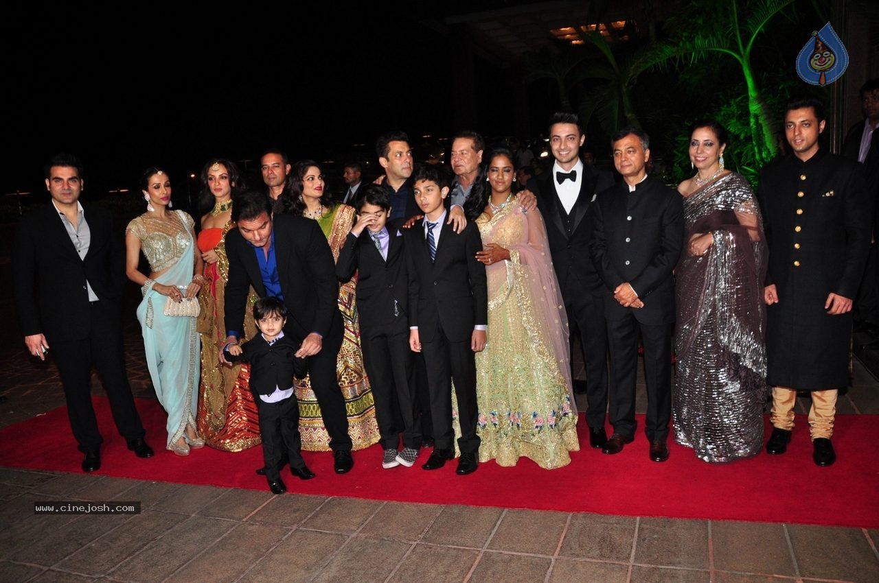 Top Celebs at Arpita Khan Wedding Reception 02 - 216 / 265 photos
