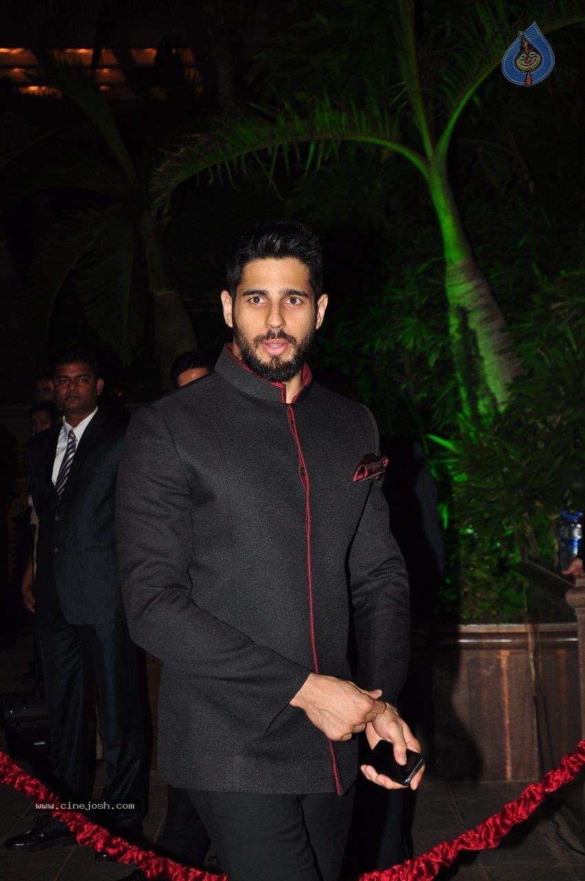 Top Celebs at Arpita Khan Wedding Reception 03 - 82 / 268 photos