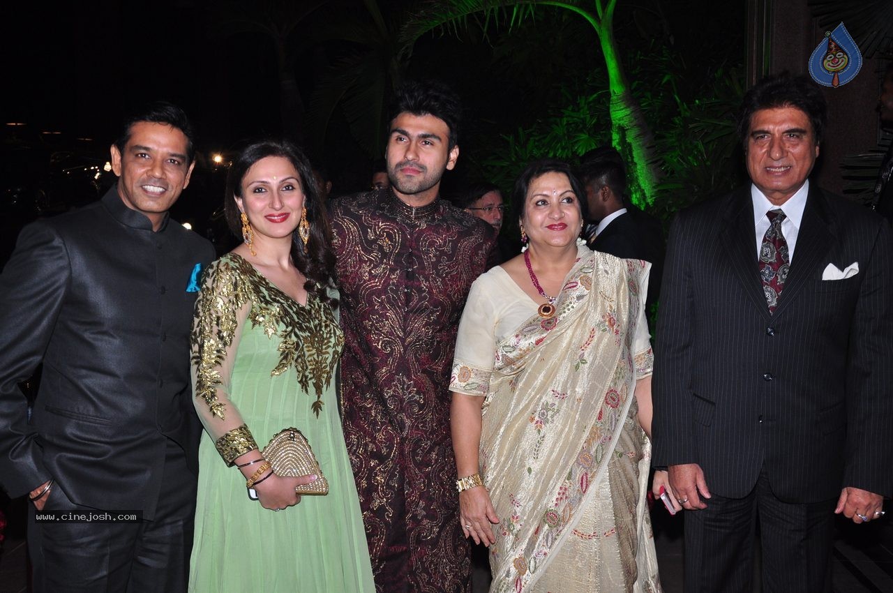 Top Celebs at Arpita Khan Wedding Reception 03 - 133 / 268 photos