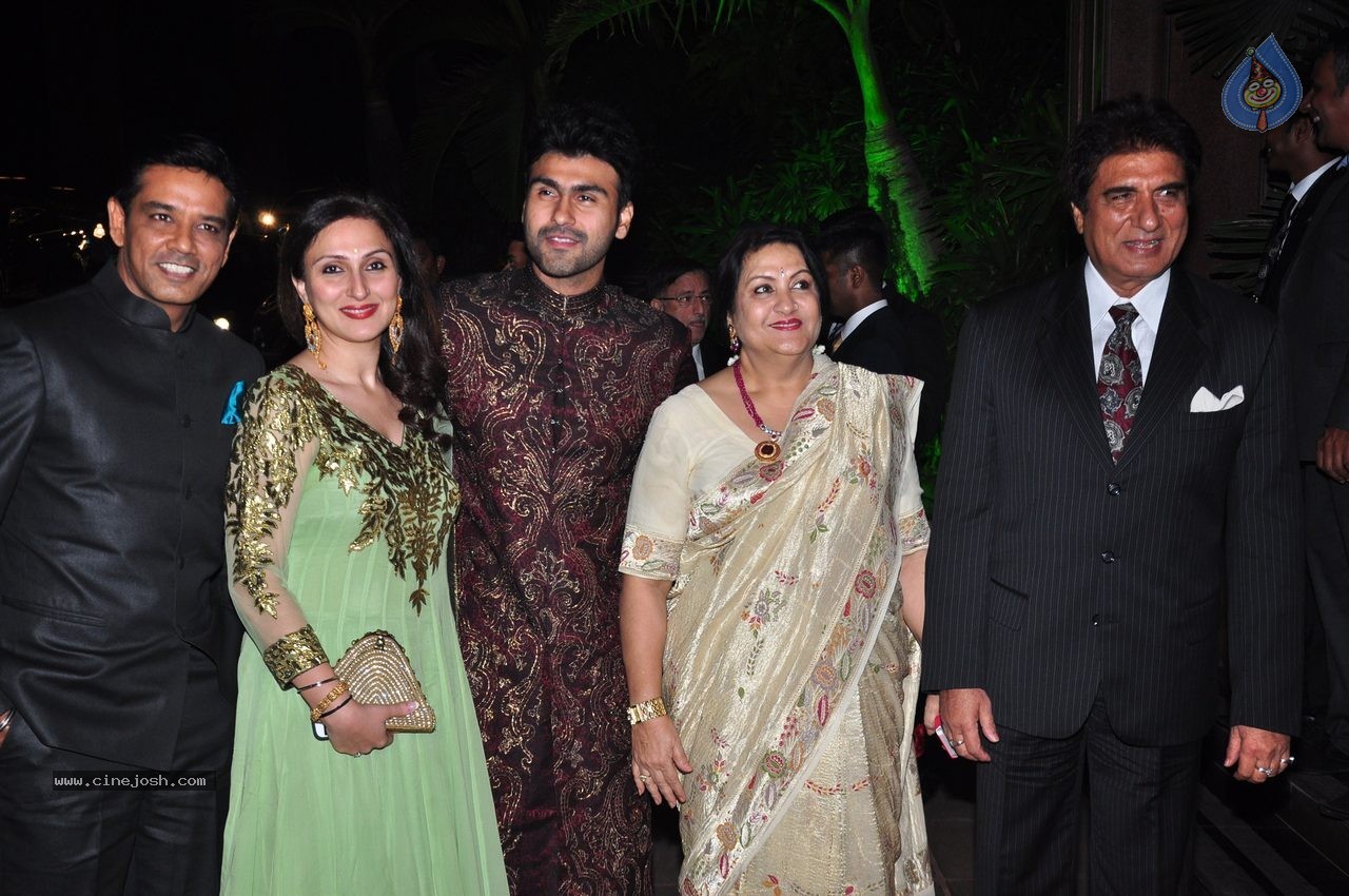 Top Celebs at Arpita Khan Wedding Reception 03 - 202 / 268 photos
