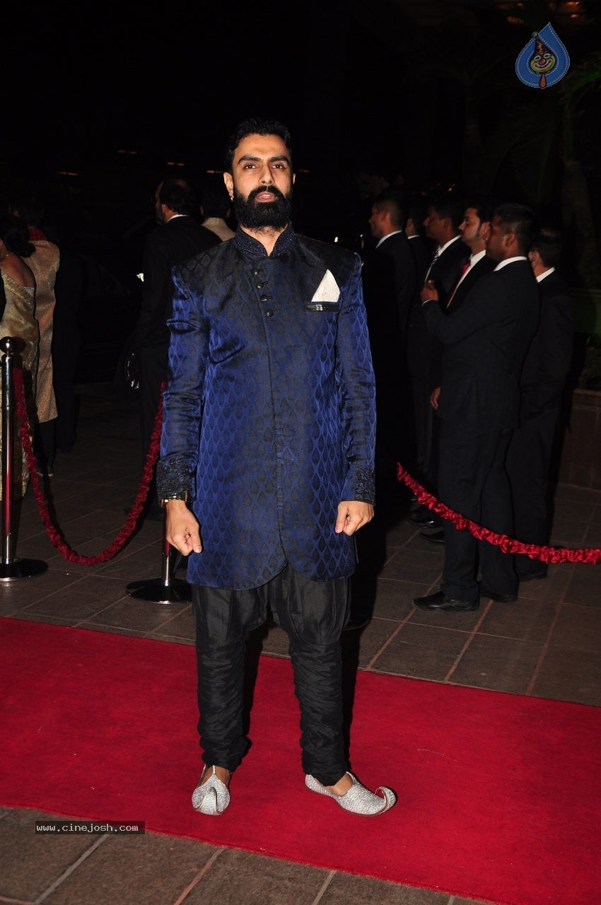 Top Celebs at Arpita Khan Wedding Reception 03 - 212 / 268 photos