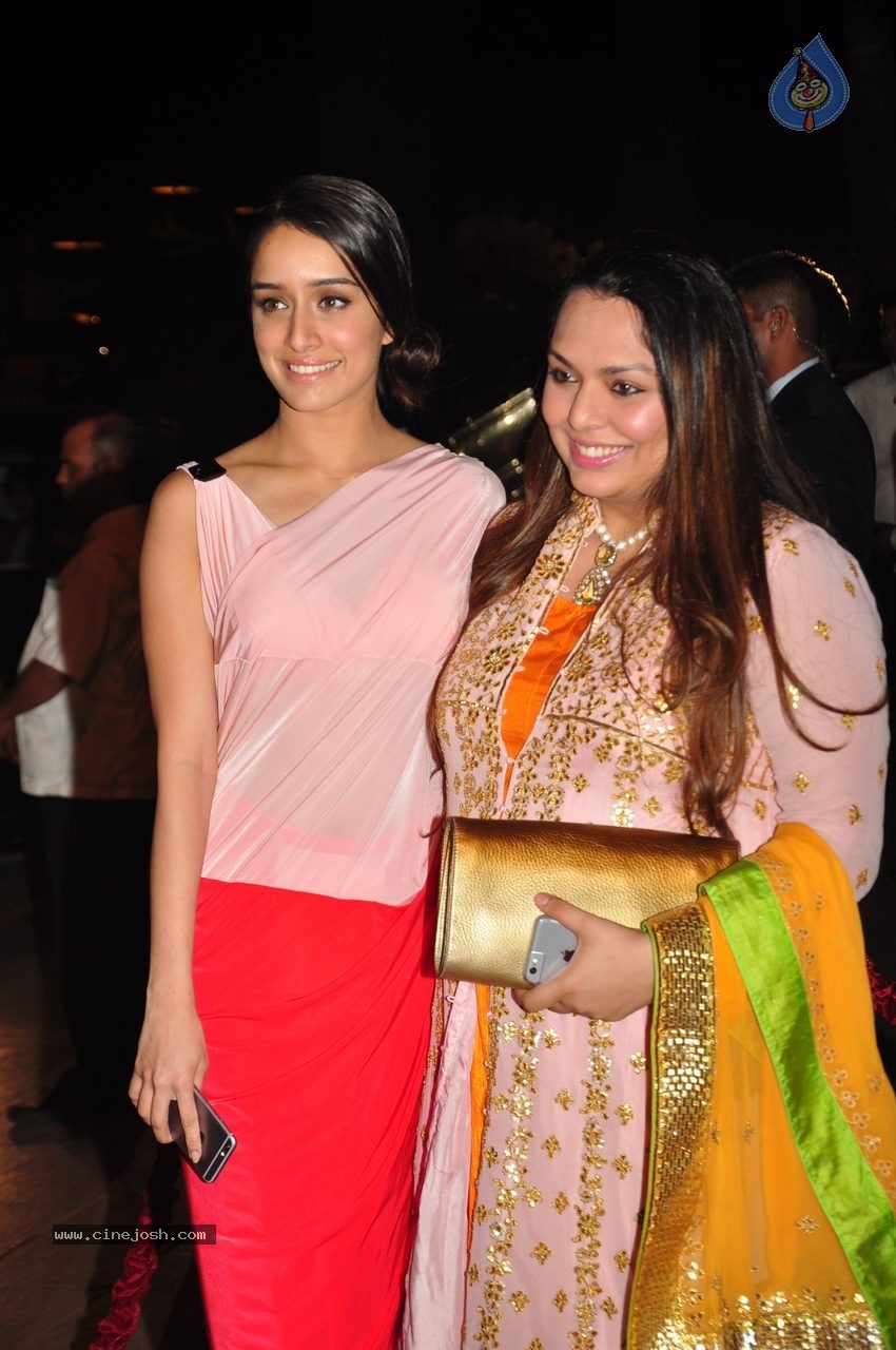 Top Celebs at Arpita Khan Wedding Reception 03 - 218 / 268 photos