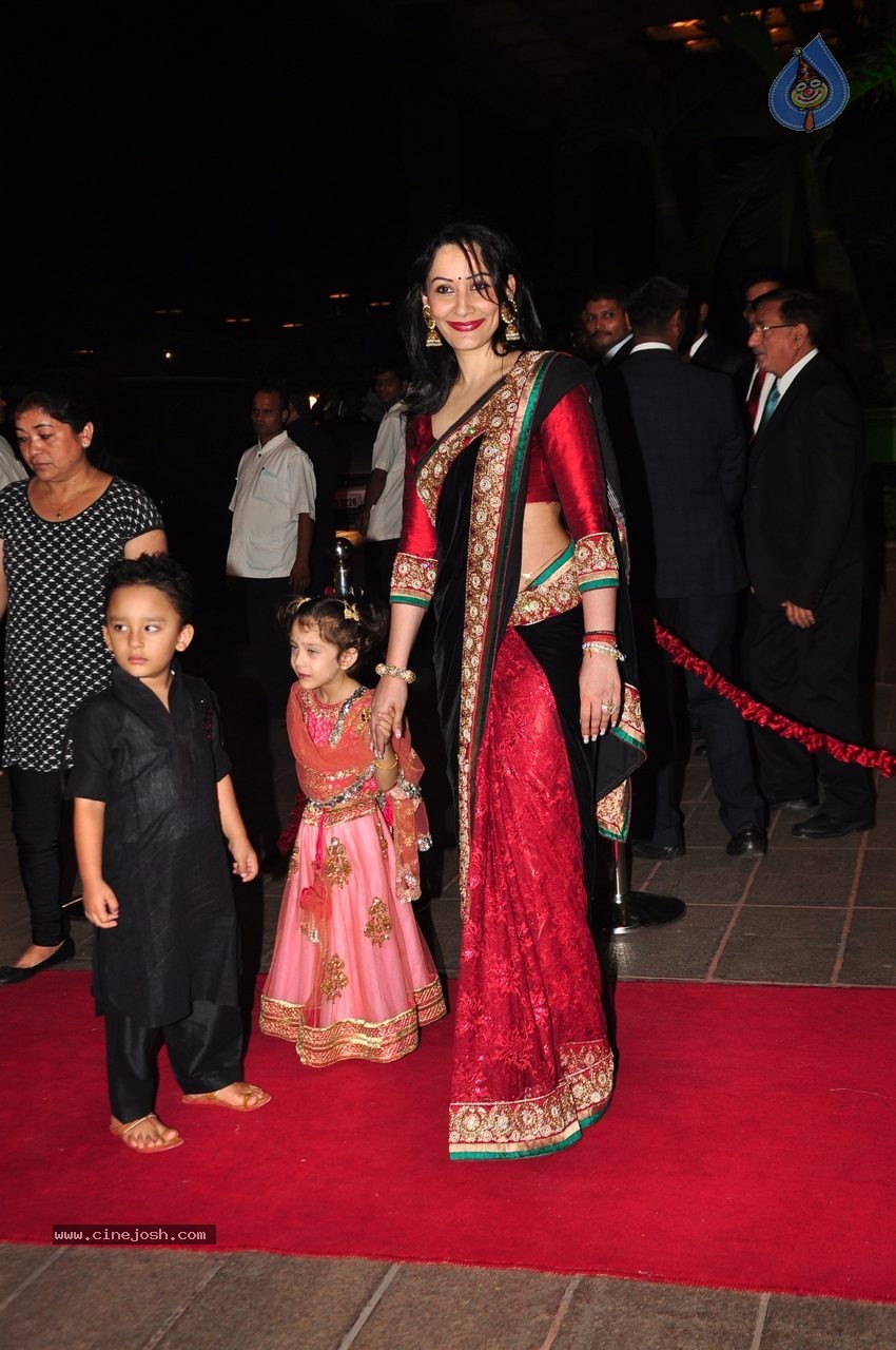 Top Celebs at Arpita Khan Wedding Reception 03 - 256 / 268 photos