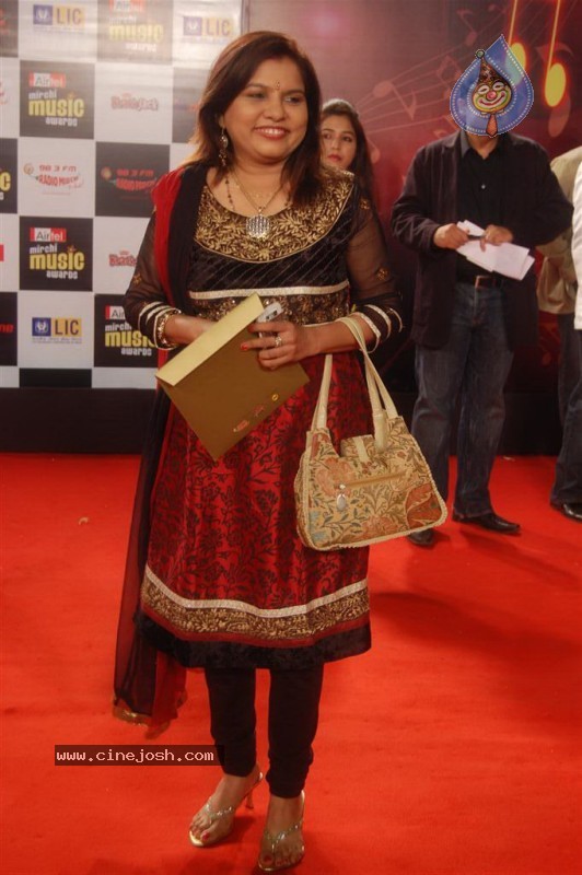 Top Celebs at Radio Mirchi Awards - 17 / 125 photos