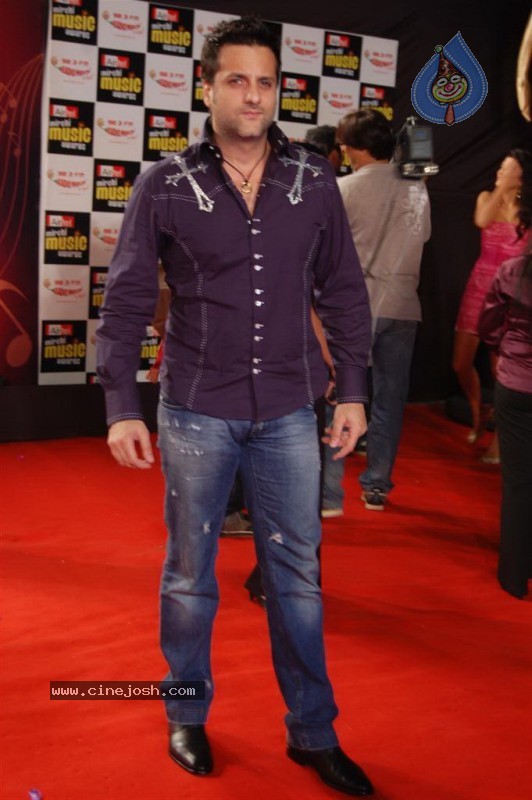 Top Celebs at Radio Mirchi Awards - 22 / 125 photos