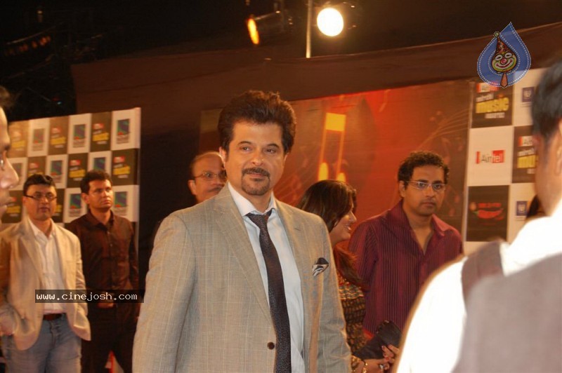 Top Celebs at Radio Mirchi Awards - 31 / 125 photos