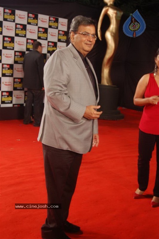 Top Celebs at Radio Mirchi Awards - 44 / 125 photos